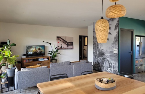 Ucel House | The Dugradus bee house