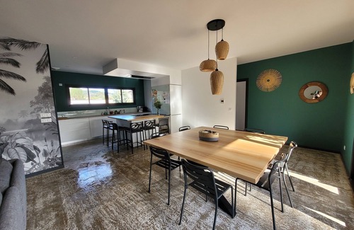 Ucel House | The Dugradus bee house