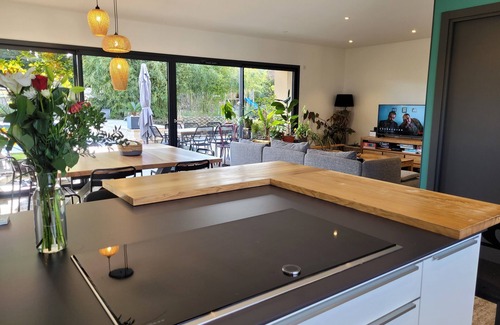 Ucel House | The Dugradus bee house