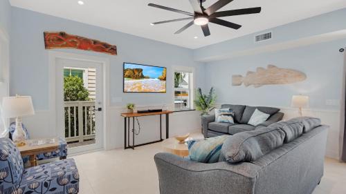 Uptown - Upper Duval House | The Duke and The Duchess by Last Key Realty