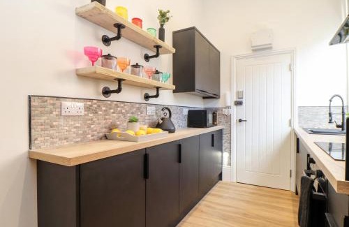 Helston Apartment | The Dynar