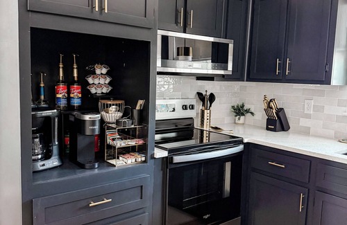 Statesboro House | The Eagle Lounge in Statesboro, GA