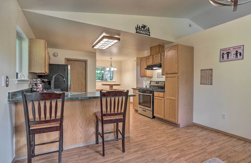 Tanaina House | 'The Eagles Nest:' 3 Mi to Downtown Wasilla!