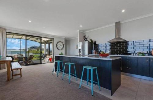 Cable Bay House | The Eagles Nest