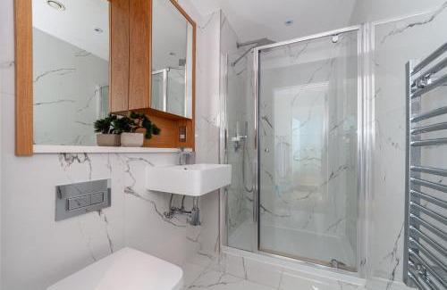 Hanger Hill Apartment | The Ealing Luxury Flat