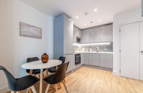 Hanger Hill Apartment | The Ealing Luxury Flat