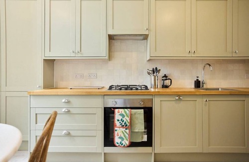 Fulham Cottage | The Earl's Court Hideout - Lovely 4bdr House With Garden