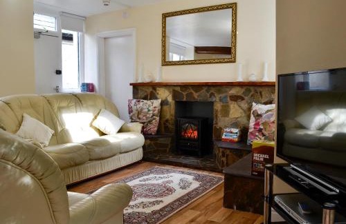 Hendrerwydd House | The East Wing At Grove Hall