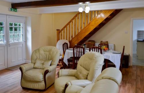 Hendrerwydd House | The East Wing At Grove Hall