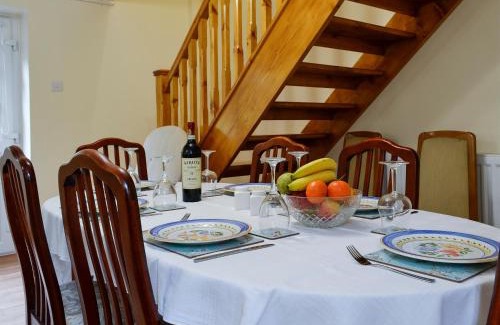 Hendrerwydd House | The East Wing At Grove Hall