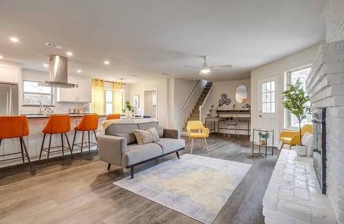 Grand Prairie House | The Eclectic Oasis - Pool, Games & Family Fun