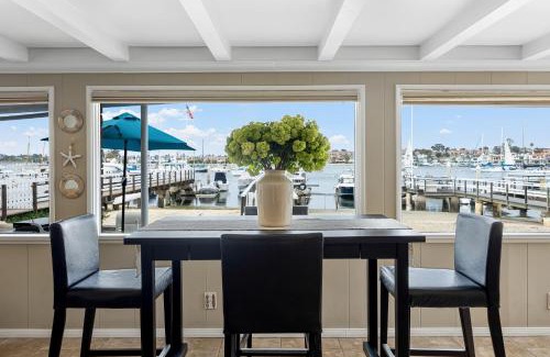Balboa Peninsula House | The Edgewater Condos by AvantStay Waterfront Views and Short Walk to Beach