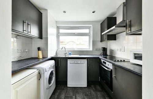 Brompton & Hans Town Apartment | The Elden No8 Fairway Hosting