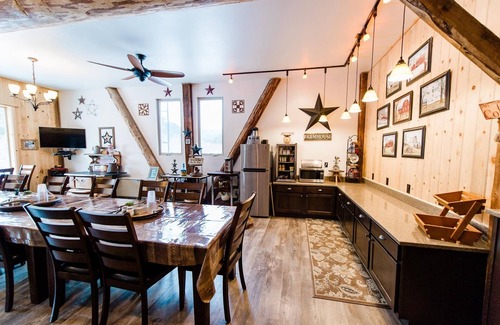 Heron Cabin | THE ELK BARN INN - Guest Ranch - Lodge - NW Montana