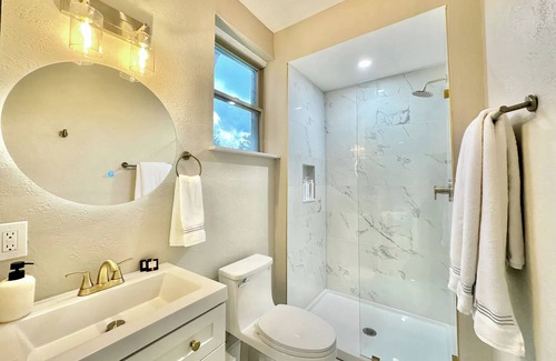 Pittsburgh Apartment | The Elliott Hotel at Highland Park
