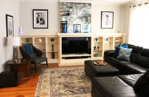 Dean Highland House | The Elvis House in Waco