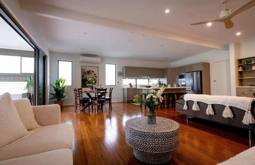 Kilaben Bay Apartment | The Emerald Bower