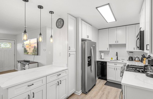 Jefferson Manor House | The Emerald | Grand | Old Town Views