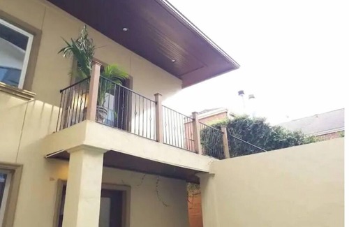 Greenway Plaza-Upper Kirby Apartment | The Emperor’s Suite – Central Houston Luxury