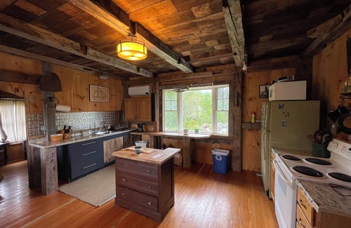 Vinalhaven Cabin | The Enoch Cottage at East Boston Quarry
