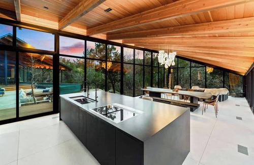 Austin House | The Falling Leaves Retreat - A Tranquil Wilderness Estate