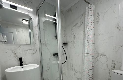 Craiova Apartment | The Fame - Modern Studio in Top Location & Parking