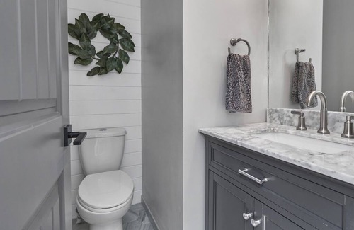 Powhatan House | The Farm's Lakeside Pool Estate