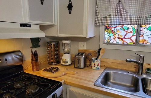 Shingletown RV Rental | The "Farmhouse" with Hot Tub at Bigfoot Lodging Lassen