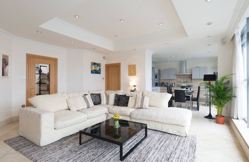 Galway City Centre Apartment | The Finest Apartment in Galway - Luxury Penthouse - City Center Location -4 Bed
