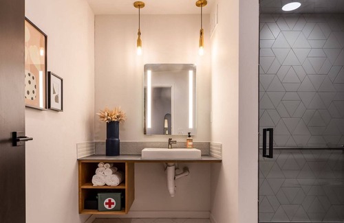 Downtown Hotel | The Finnley