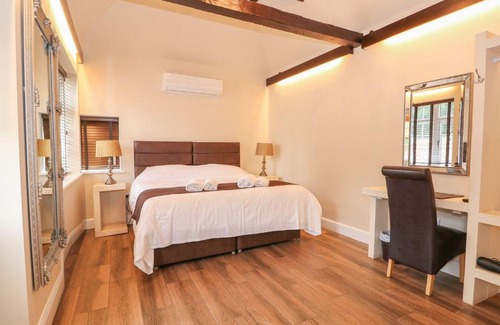 Wisbech House | The Five Bells Inn