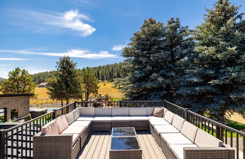 Baderville House | The Flagstaff Retreat | Hot Tub | Game Room | Sauna | Sleeps 26