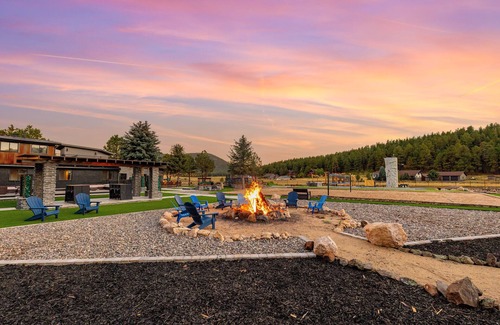 Baderville House | The Flagstaff Retreat | Hot Tub | Game Room | Sauna | Sleeps 26