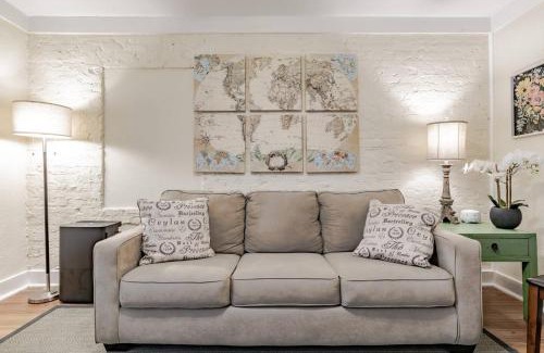 Mobile Apartment | The Flats on Florida St - Super Comfy 2-Bedroom Apartments