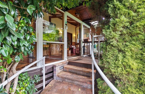 Pemberton Apartment | The Forest Studio Deluxe King Suite with Spa and Forest Hill Views