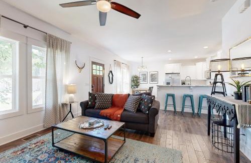 Woodbine House | The Foster House