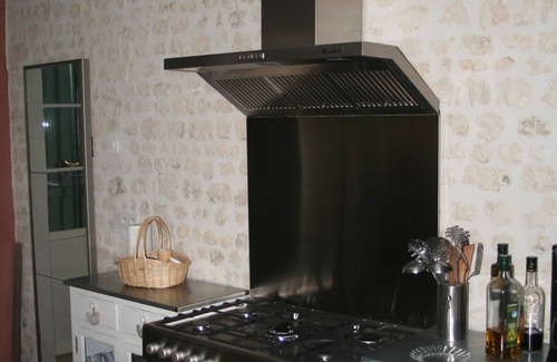 Poullignac Villa | The Fountain and the roses