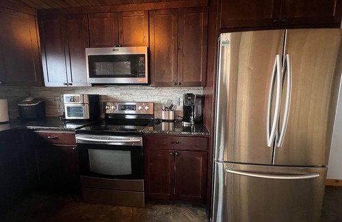 Ennis House | The Fox Den on Ennis Lake