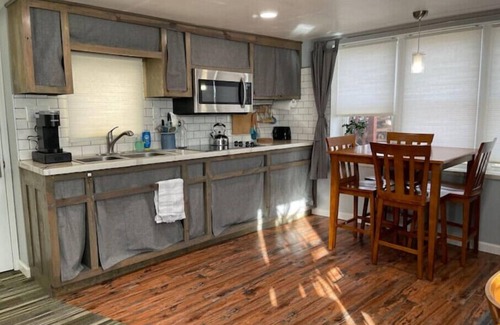 Ames House | The Fox Den