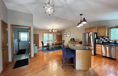 Alpine Lake House | The Fox Den