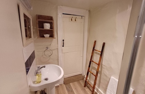 Charlton Bed & Breakfast | THE FOX GOES FREE