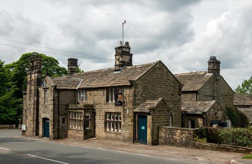 Hollow Meadows Hotel | The Fox House by Innkeeper's Collection