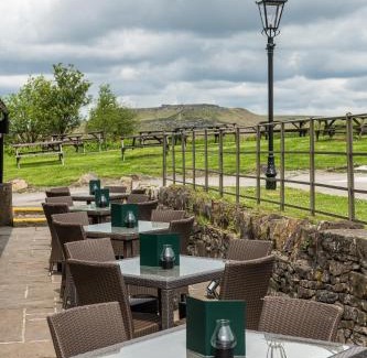 Hollow Meadows Hotel | The Fox House by Innkeeper's Collection