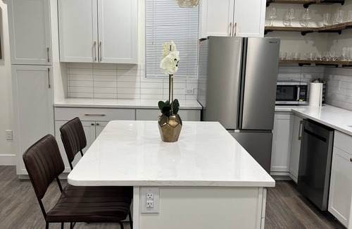 West Columbus House | The Franklinton Get Away | 3-Bdr Home Mins From Downtown Columbus