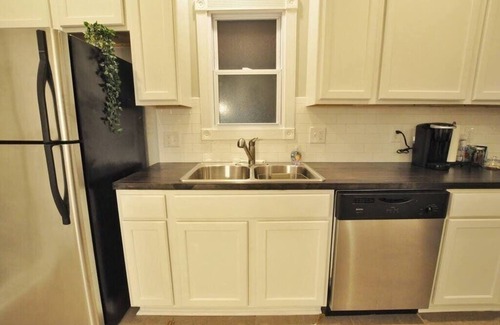 West Columbus Condo | The Franklinton Inn 3 Bed