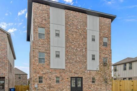 Bentonville House | The Frida