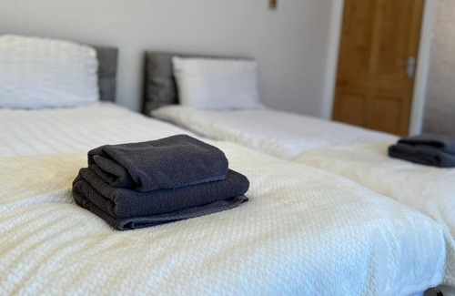Peterborough House | The Fulbridge House by Incredible Stay