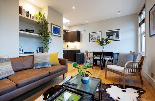 Munster Apartment | The Fulham Palace Parkside Apartment, by Veeve