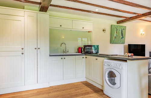 Newton Saint Cyres Cottage | THE FURROW, pet friendly, country holiday cottage in Tedburn St Mary
