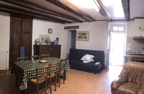 Cuzorn House | The Gîte de Lescarcelle near Château de Bonaguil